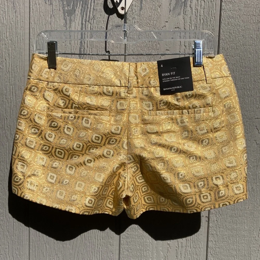 Banana Republic gold metallic Ryan fit shorts NWT sz 4